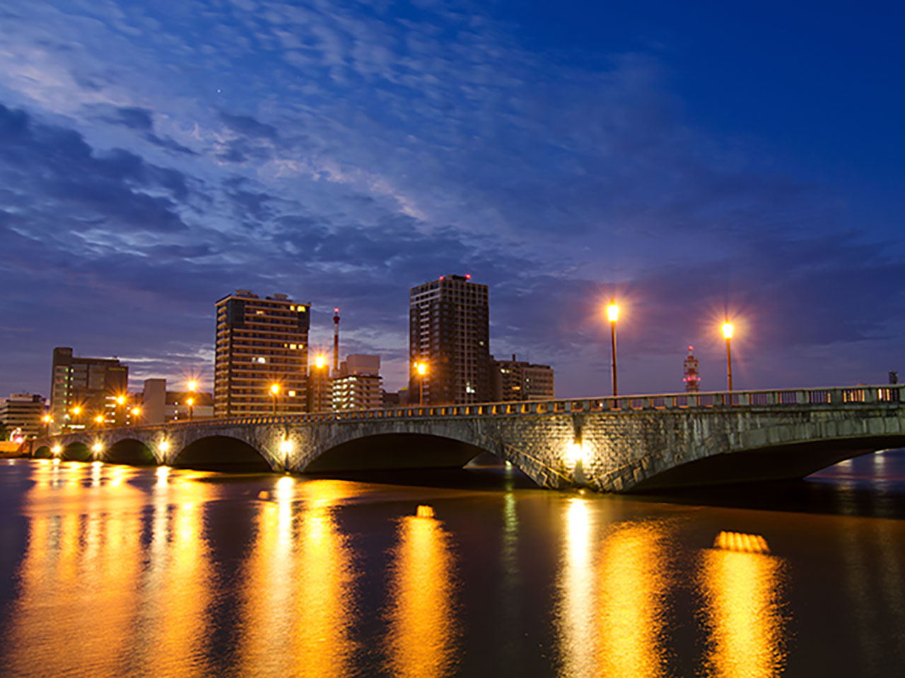 萬代橋（ばんだいばし）観光ガイド：歩いてわかる、新潟の象徴